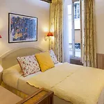 Du Cygne Hotel 2*