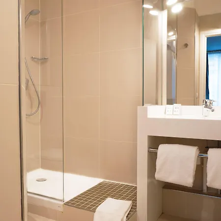 Du Cygne Hotel 2*